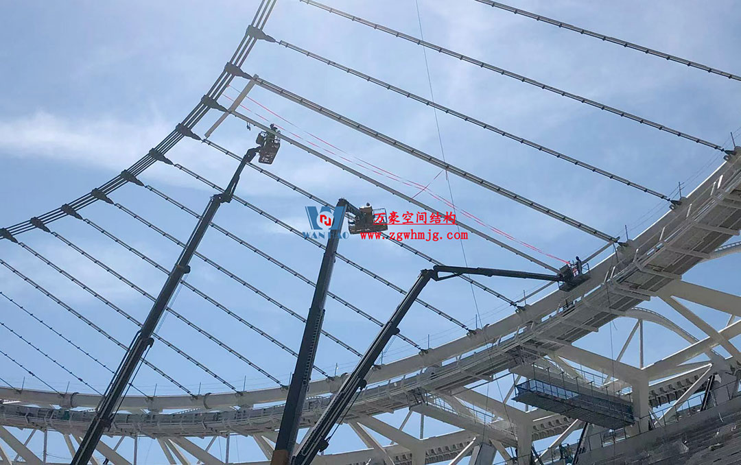 無錫奧體中心體育場ETFE膜首吊成功，太湖畔將閃耀“生態(tài)之光”