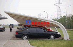 7字型膜結(jié)構(gòu)車棚是什么？有哪些特點？