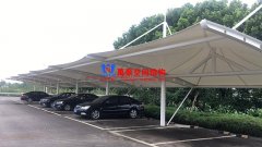 張拉膜車棚造價和哪些因素有關(guān)？降低張拉膜車棚造價的方法有哪些？