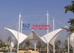 膜結(jié)構(gòu)遮陽棚安裝哪家好？為什么膜結(jié)構(gòu)遮陽棚選萬豪？